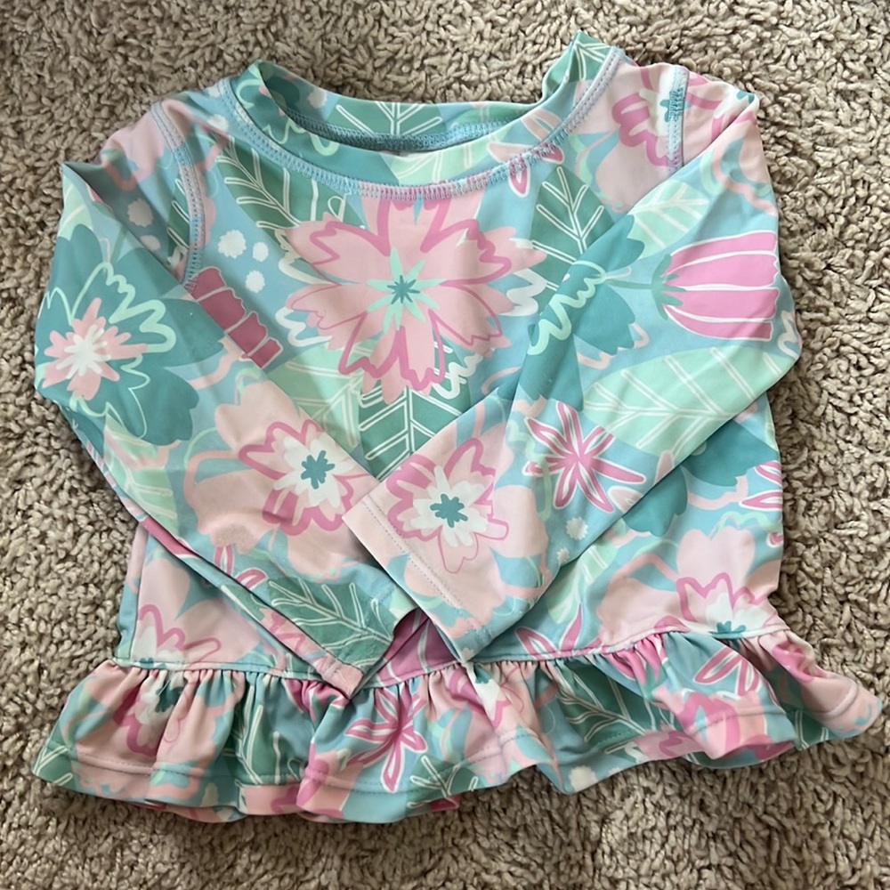 Long sleeve bathing suit top